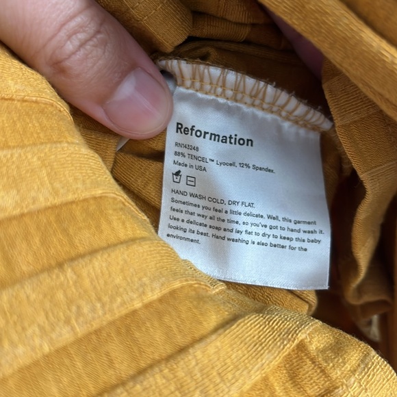 Reformation Yellow Ribbed Roxy Off Shoulder Top - Picture 5 of 7